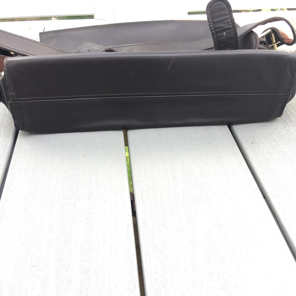 Genuine leather brown laptop shoulder bag - Picture 4 of 8